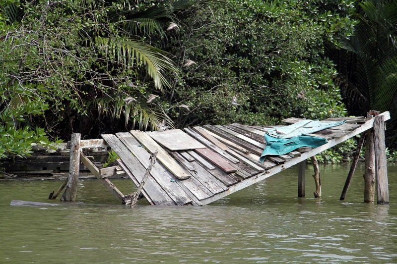 Broken Landing | Yvanne Teo